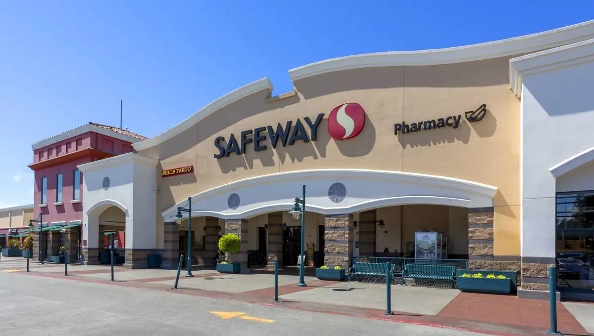 View from the Parking Lot of Safeway with Wells Fargo and a pharmacy at Portrero Center